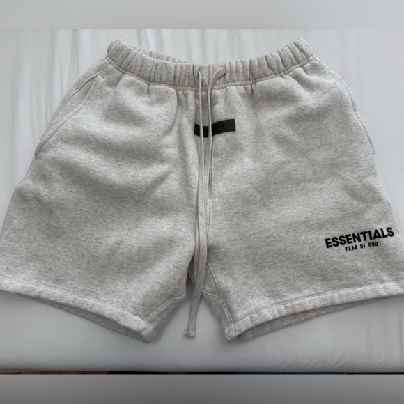 2022Fear of God Essentials Sweatshort'Light Oatmeal'